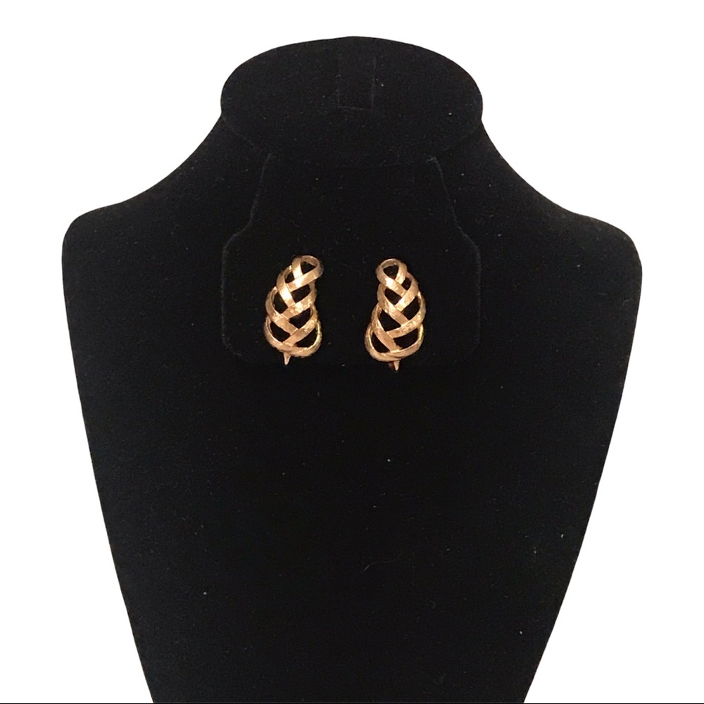 Vintage AVON Signed Gold Tone Clip On Earrings